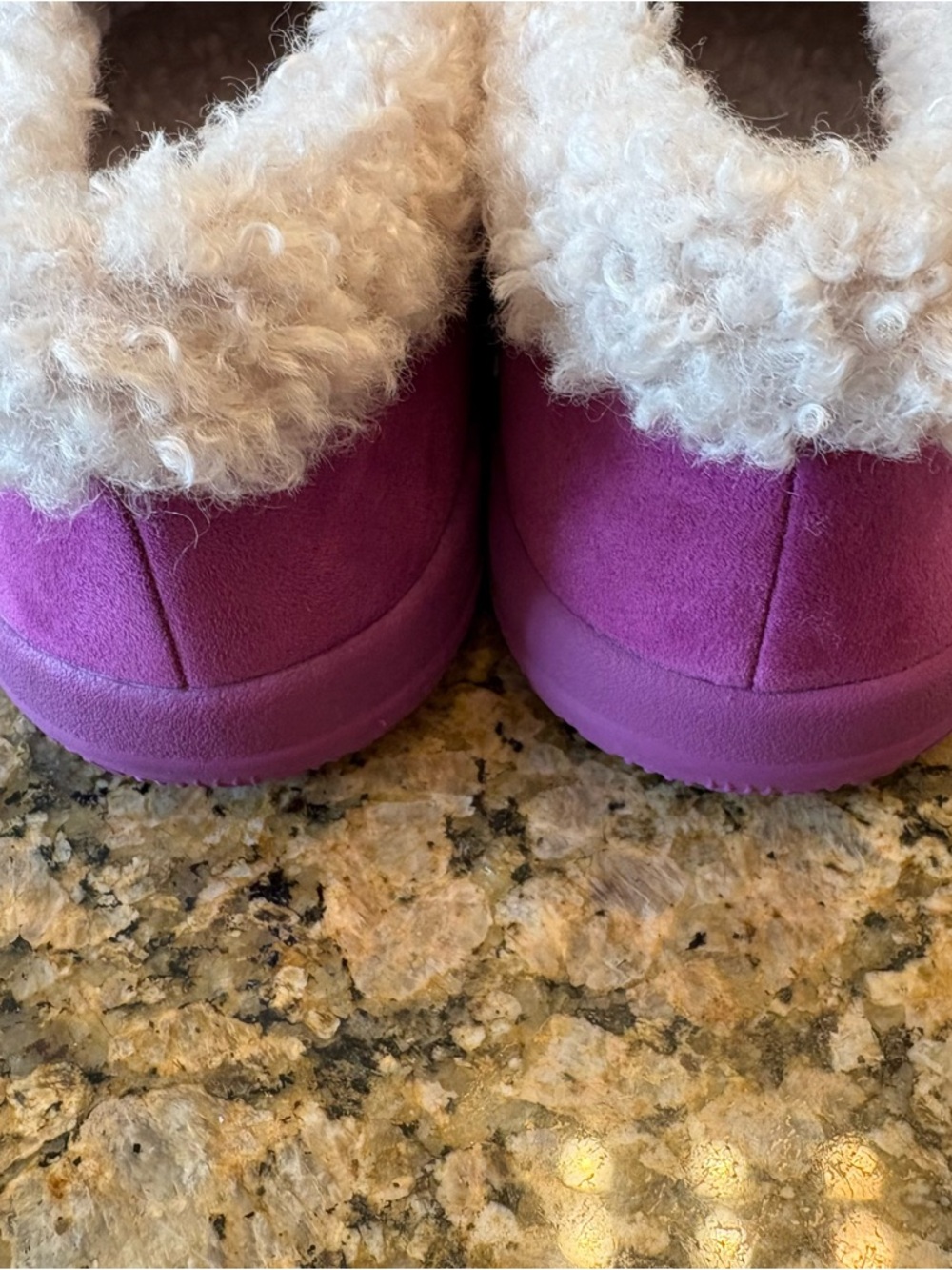 Vionic slippers - Picture 6 of 7